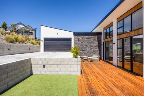 Photo of property in 8 Kapuka Lane, Kennedys Bush, Christchurch, 8025