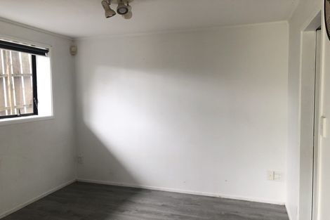 Photo of property in 1/13a Kitewao Street, Northcote, Auckland, 0627