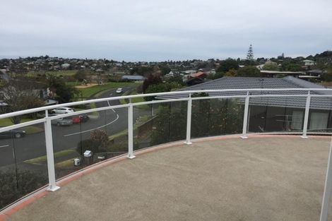 Photo of property in 36 Bronzewing Terrace, Unsworth Heights, Auckland, 0632