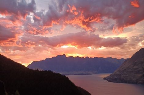 Photo of property in 15 Summit Lane, Ben Lomond, Queenstown, 9371