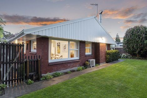 Photo of property in 2/15 Knowles Street, St Albans, Christchurch, 8052