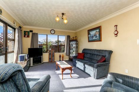 Photo of property in 1 Nursery Place, Westown, New Plymouth, 4310