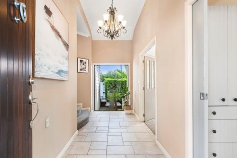 Photo of property in 2 Eyres Place, Ohauiti, Tauranga, 3112