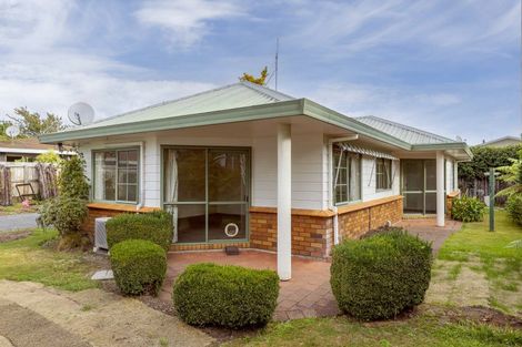 Photo of property in 1/8 Kathleen Place, Rainbow Point, Taupo, 3330