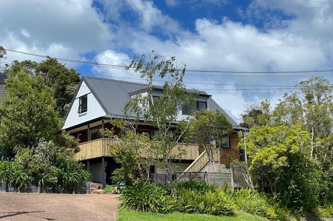 Photo of property in 2/84a Avonleigh Road, Green Bay, Auckland, 0604