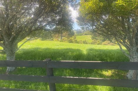 Photo of property in 14 Mcgiven Place, Coatesville, 0793