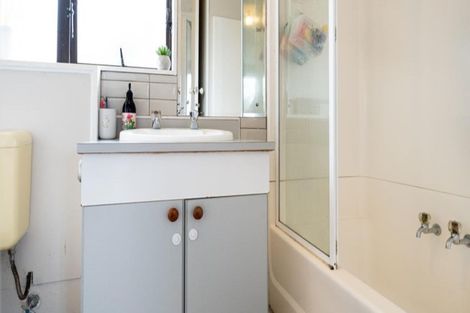 Photo of property in 3/10 Westward Ho, Glen Eden, Auckland, 0602