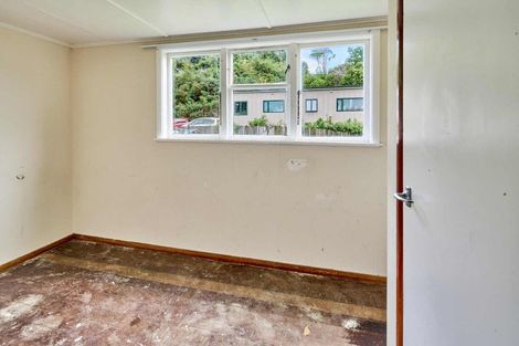 Photo of property in 24-26 Hanson Grove, Stokes Valley, Lower Hutt, 5019