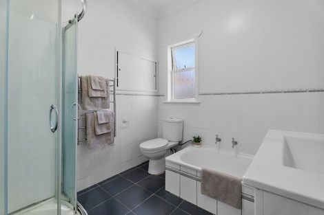 Photo of property in 13 Akarana Avenue, Mount Roskill, Auckland, 1041