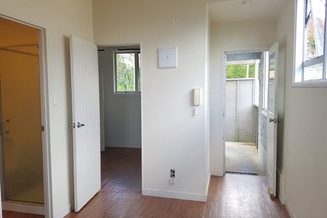 Photo of property in 627 Beach Road, Rothesay Bay, Auckland, 0630