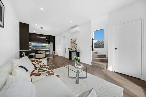 Photo of property in 5/220 Pakuranga Road, Pakuranga Heights, Auckland, 2010
