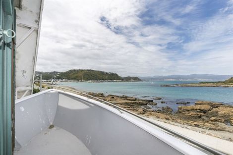 Photo of property in 330 The Esplanade, Island Bay, Wellington, 6023