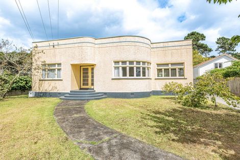 Photo of property in 5 Tregarth Street, Saint Johns Hill, Whanganui, 4501