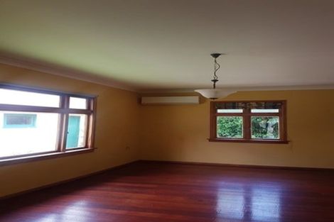 Photo of property in 31 Pahiatua Street, Hokowhitu, Palmerston North, 4410