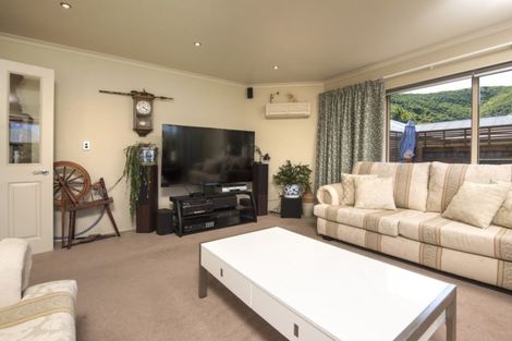 Photo of property in 33a Beach Road, Waikawa, Picton, 7220