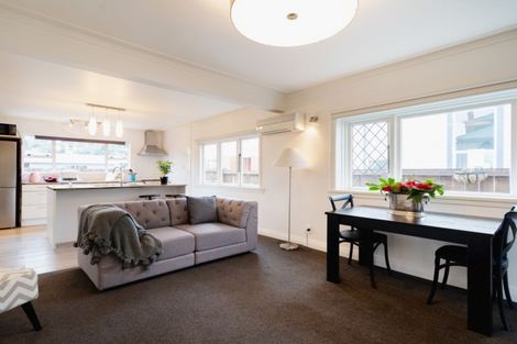 Photo of property in 94 Hargest Crescent, Saint Clair, Dunedin, 9012