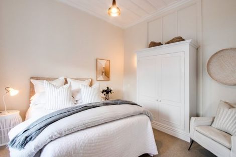 Photo of property in 11 Wellesley Road, Napier South, Napier, 4110