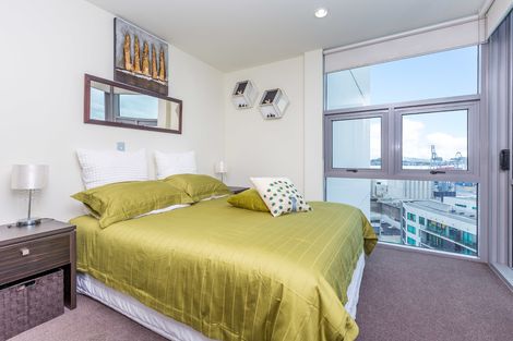 Photo of property in 30 Beach Road, Te Atatu Peninsula, Auckland, 0610