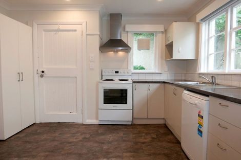 Photo of property in 9 Upper Lewisville Terrace, Thorndon, Wellington, 6011