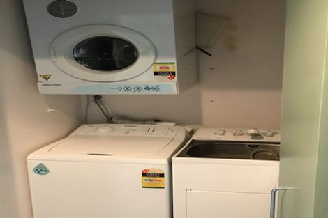 Photo of property in Grandstand Apartments, 10/80 Kent Terrace, Mount Victoria, Wellington, 6011