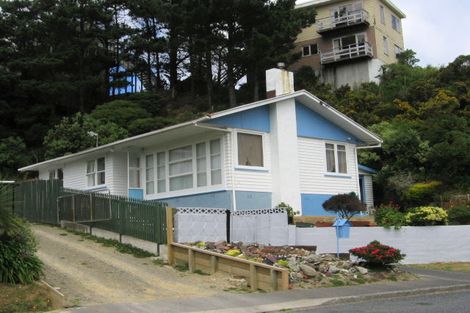 Photo of property in 43 Montreal Grove, Kingston, Wellington, 6021