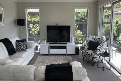 Photo of property in 3/502 Harewood Road, Harewood, Christchurch, 8051