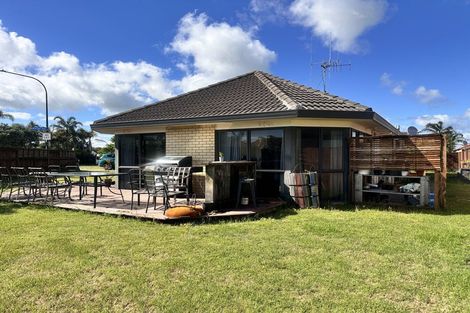 Photo of property in 24 Calypso Drive, Papamoa Beach, Papamoa, 3118