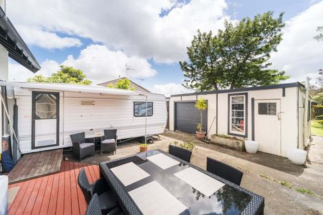 Photo of property in 61 Victoria Avenue, Palmerston North, 4410