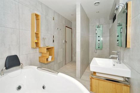 Photo of property in 13 Marnane Terrace, St Andrews, Hamilton, 3200