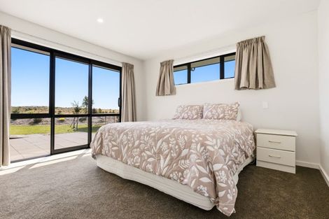 Photo of property in 1 Glendas Way, Acacia Bay, 3385