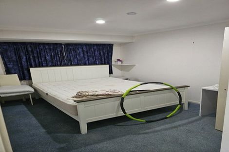 Photo of property in 3 Feeny Crescent, East Tamaki, Auckland, 2013