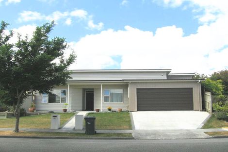 Photo of property in 10 Clearwater Terrace, Brown Owl, Upper Hutt, 5018