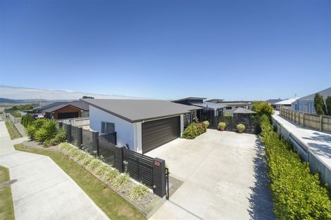 Photo of property in 39 James Line, Kelvin Grove, Palmerston North, 4414