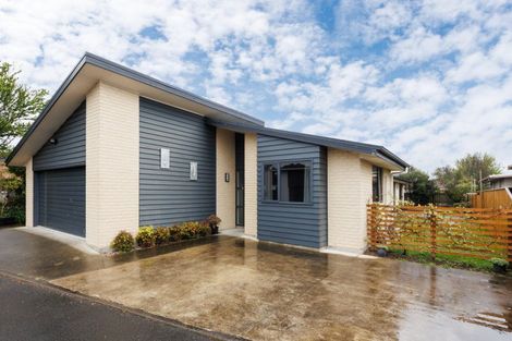 Photo of property in 4 Northbrook Court, Roslyn, Palmerston North, 4414