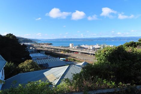 Photo of property in 16 Grosvenor Terrace, Thorndon, Wellington, 6011