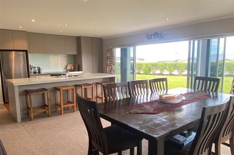 Photo of property in 4 Karoro Place, Karoro, Greymouth, 7805