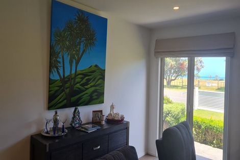 Photo of property in 16 Egmont Street, Patea, 4520