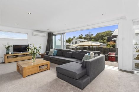 Photo of property in 1c Eversleigh Road, Belmont, Auckland, 0622