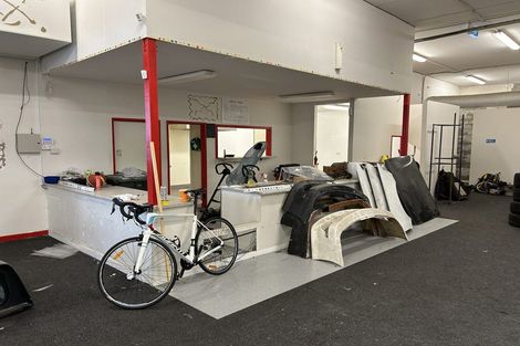 Photo of property in 122 Molesworth Street, Taita, Lower Hutt, 5011