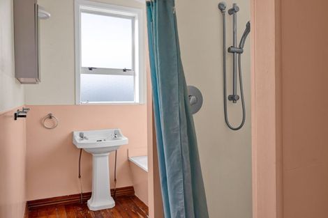 Photo of property in 18 Cameron Street, Hawera, 4610