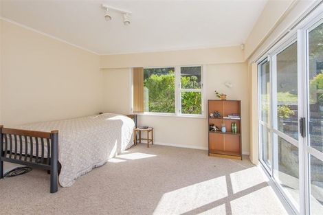 Photo of property in 127 Parkvale Road, Karori, Wellington, 6012