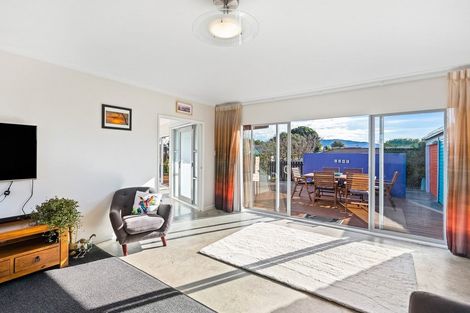 Photo of property in 9 Mahana Road, Paraparaumu Beach, Paraparaumu, 5032