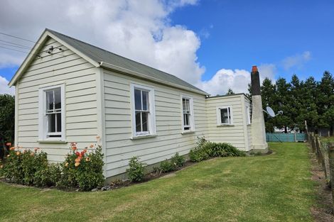 Photo of property in 52 Carthew Street, Okato, 4335