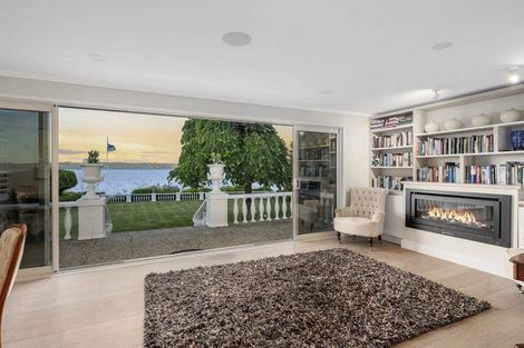 Photo of property in 15 Manahi Avenue, Kawaha Point, Rotorua, 3010