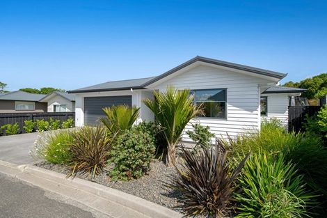 Photo of property in 3 Magnolia Lane, Kaukapakapa, Helensville, 0875
