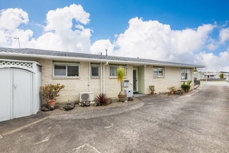 Photo of property in 10 Leon Place, Waitara, 4320