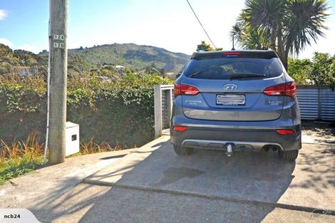 Photo of property in 126 Creswick Terrace, Northland, Wellington, 6012