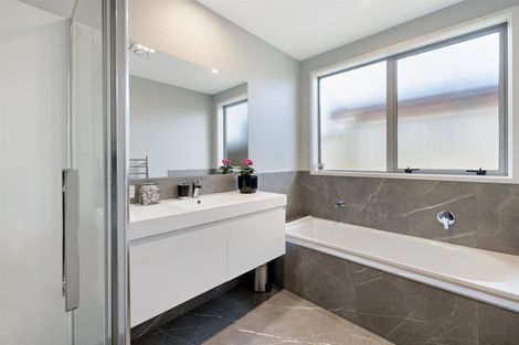 Photo of property in 69 The Boulevard, Papamoa Beach, Papamoa, 3118