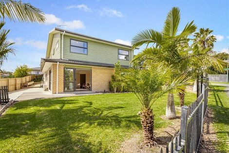 Photo of property in 59a Hewlett Road, Massey, Auckland, 0614