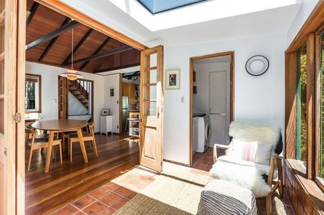 Photo of property in 21 Ferry Road, Days Bay, Lower Hutt, 5013